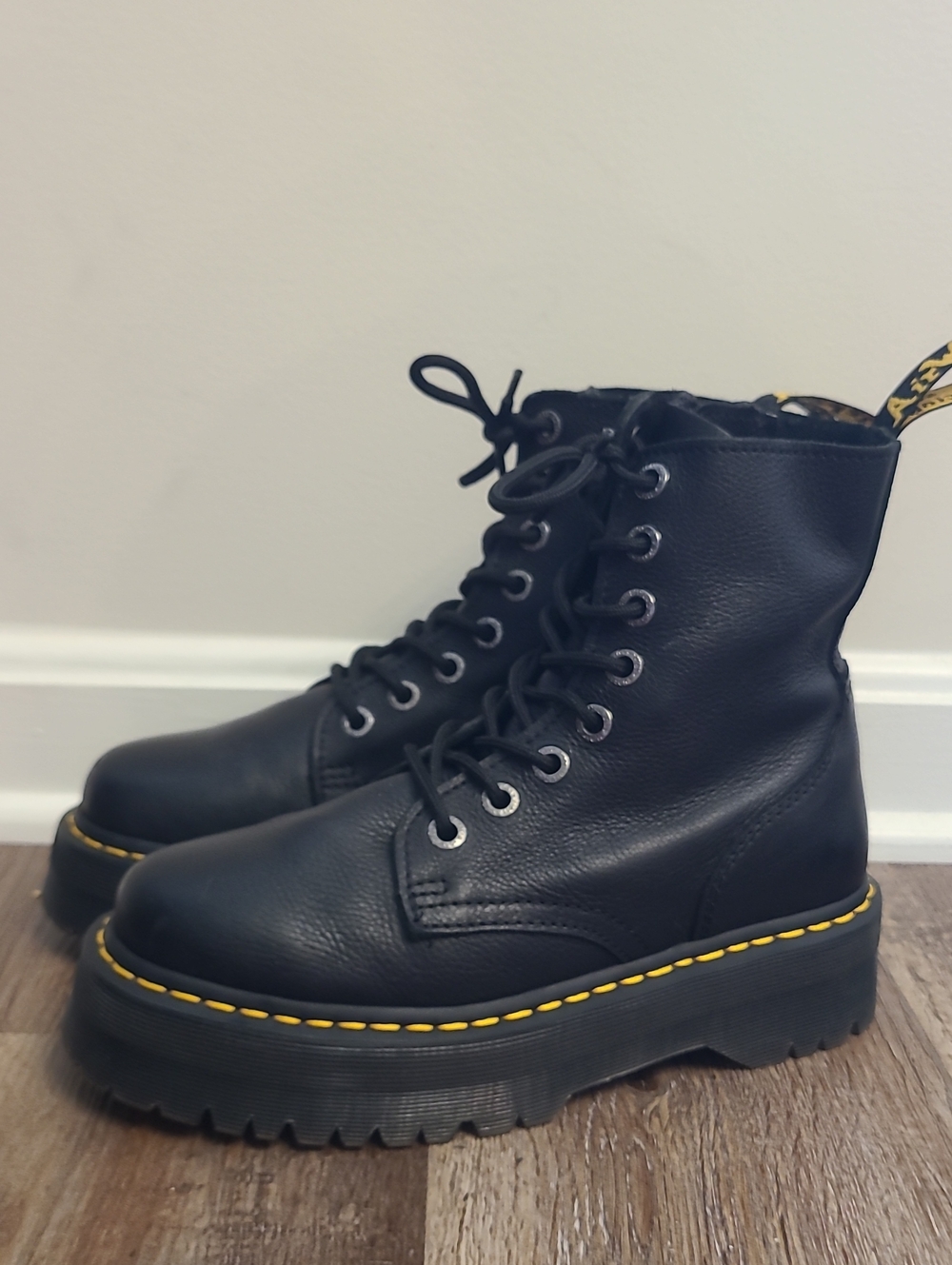 Dr. Martens Jadon III Pisa Leather Platform Boots III